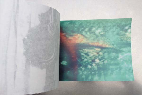 『水平線上を充たす』　芹川由起子　写真集